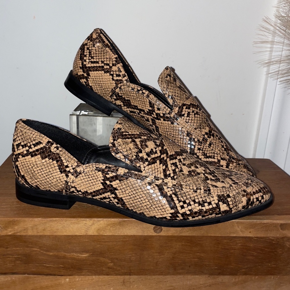 ZARA TRAFALUC FAUX SNAKESKIN FLATS SZ 39  New without box